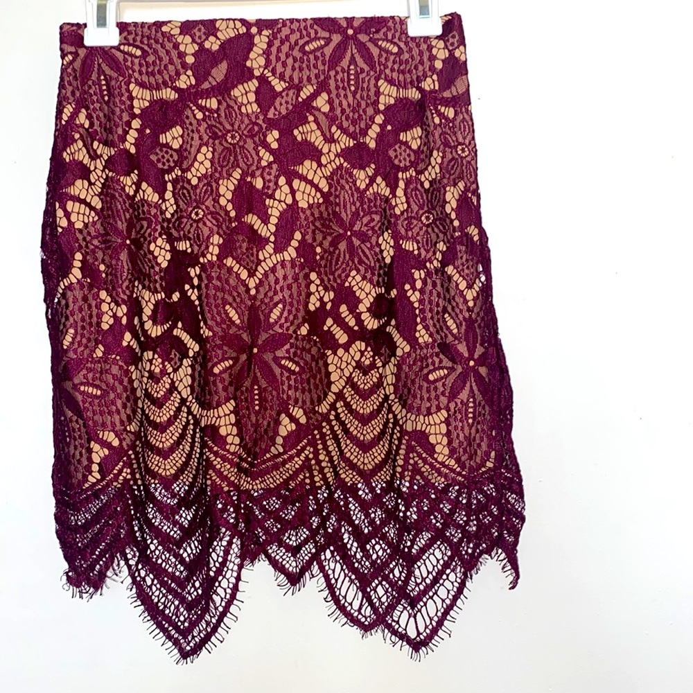 Express skirt in maroon